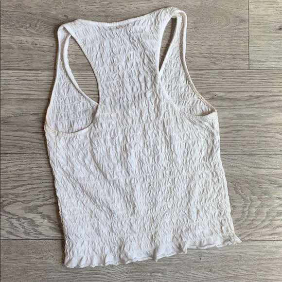 American eagle White top<3. - Picture 5 of 6